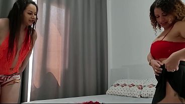 Amiga le regala al marido un show de lujuria total