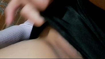 Latina de 18 años con tetas naturales enormes