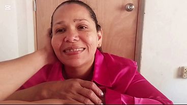 Madrastra colombiana me deja follarla sin parar