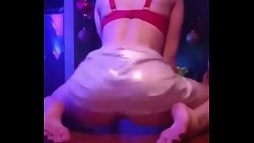 Mujeres ardientes se muestran con sus coños húmedos y sensuales