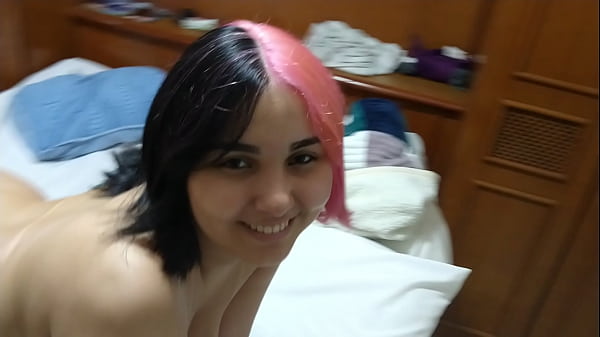 Novinha embarazada chupa polla sin parar en la cama