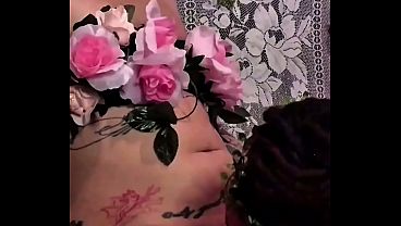 Pareja amateur follando sin parar en el paraíso