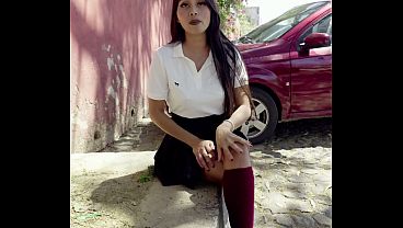 Profesora latina se deja empotrar por el culo en su oficina