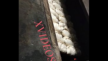 Verificación caliente con polla dura y coño mojado