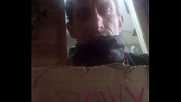 Video de verificación con la chica provocadora que se entrega